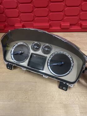 150-155k Cadillac 22832195 13-14 Escalade Miles Instrument Gauge Cluster Speedometer Tachometer