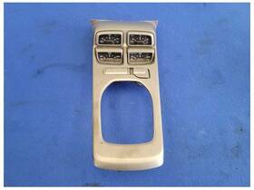 625.gm1w10 Chevrolet 2010-2015 Camaro Ss Gauge Pod Automatic Center Console Cup Holder 2608