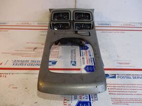 22858069 Chevrolet 92247176 10-15 Camaro Console Oil Press Volts Trans Temp Gauge Gauges