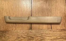 4168251 Dodge Tan Armrest 19 81 82 83 84 85 86 87 Ram Passenger Right D 150 250 350