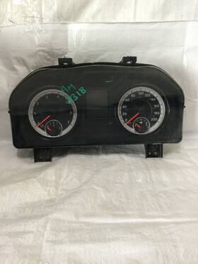 68280835ac Dodge 2016 Ram 2500 Speedometer Instrument Cluster Oem
