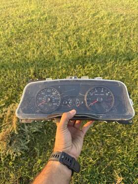 7w73-10849-gd Ford 06-11 Crown Victoria Instrument Cluster Gauges Speedometer Assembly