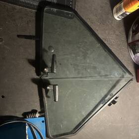 M-vp41 Ford 1996 F150 Opening Windows For Pickup Truck.one Has Little Scratches