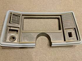 3027437 General Motors 1981-1987 Chevrolet Malibu El Camino Monte Carlo Ss Gauge Cluster Bezel Dash Oem