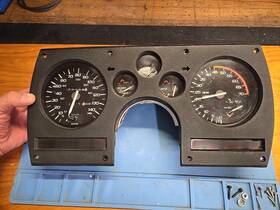 25078195 Gm 1985 1986 1987 Camaro Z28 Instrument Gauge Cluster 145 Speedo W. Bezel