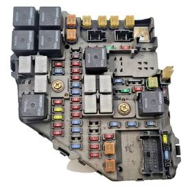 25771220 Gm 2004-2007 Cadillac Cts Engine Bay Under Hood Relay Fuse Box Block Oem