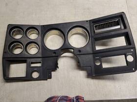 0405866 Gmc 1981-1987 Chevy Truck Dash Bezel Only Black C10 K5 K10 Square Body Gm D00