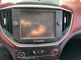 5861542 Maserati Used Infotainment Display Fits 2015 Ghibli Grade A