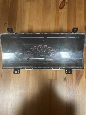 257500-2242 Mazda 1986-1993 B2200 Speedometer Instrument Cluster 156k