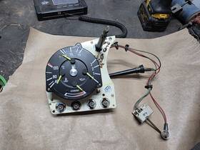7842.mr107 Mercedes-benz 1983 R107 380sl Fuel Temp Pressure Gauge Oem