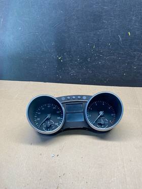 A1635409311 Mercedes-benz 2010 - 2011 Ml350 Instrument Cluster Speedometer R6330 Dg