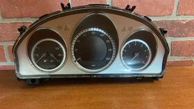 A2049001505 Mercedes-benz A2720100067 2008-2011 W204 C300 Instument Cluster Speedometer Gauge Oem