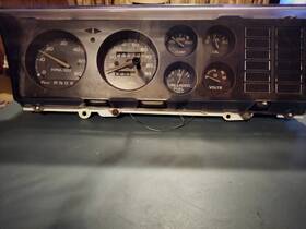 25016635 Oldsmobile 1978-1980 Cutlass Supreme Instrument Cluster Gauges Speedometer