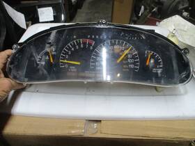 257-1984 Pontiac 95 Sunfire At 3-speed Speedometer 38 977 Miles
