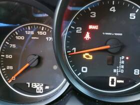 257-10780 Porsche Cayenne 2017-2018 Speedometer / Instrument Cluster 71 322 Miles 1487680