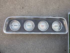 424380 Stewart Warner Vintage 1957 Studebaker Commander Instrument Cluster Gauges Gauge