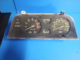 183-010 Toyota 1982-1983 Pickup Truck Speedometer Instrument Cluster W Tach