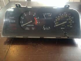 257-59441 Toyota 1982-1983 82-83 Hilux Pickup 2wd Sr5 Tachometer Instrument Cluster