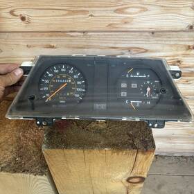 Toyota 257400-3030 Oem 1985-89 Van Wagon Instrument Speedometer Gauge