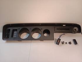 55522-12040 Toyota Corolla Ke30 Ke35 74 75-79 Instrument Gauge Bezel And Radio Delete Xtras