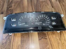 83010-590-35-715-730 Toyota Genuine 92-95 4runner Pickup Instrument Cluster Oem 168k Miles