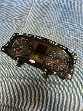 5g1920840a Volkswagen 15-17 Golf Speedometer Instrument Cluster Unknown Miles