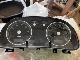 Vwz7z0d9305856 Volkswagen 2004 Mk4 R32 Oem Instrument Cluster Clocks Vw